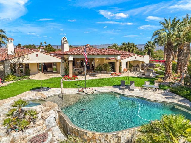 4 Terra Vista Court, Rancho Mirage CA: https://media.crmls.org/mediaz/7cdc91ad-80a7-4662-9e90-7a9ee1122fc9.jpg