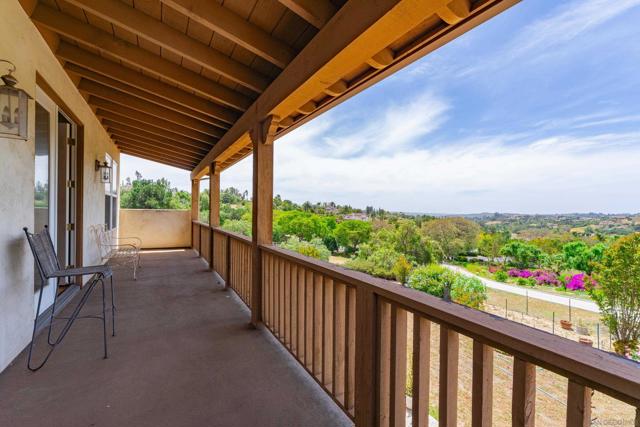 1964 Tracy Ct, Fallbrook CA: https://media.crmls.org/mediaz/7cdeeb03-a23d-42ca-a3f9-042a77d71841.jpg