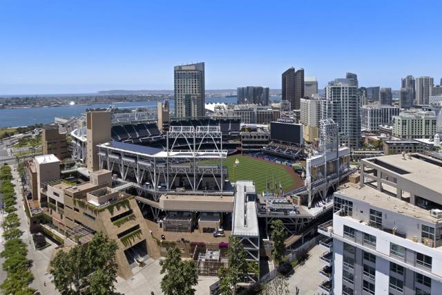 206 Park Blvd, San Diego CA: https://media.crmls.org/mediaz/7cdf8d71-1cdb-47cf-966d-108ea4784db9.jpg