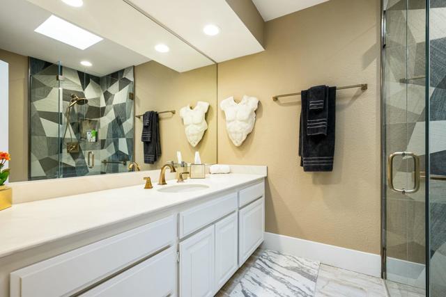 1 Briarcliff Court, Rancho Mirage CA: https://media.crmls.org/mediaz/7cdf9ec3-3d08-45b0-9768-15f361fc4e37.jpg