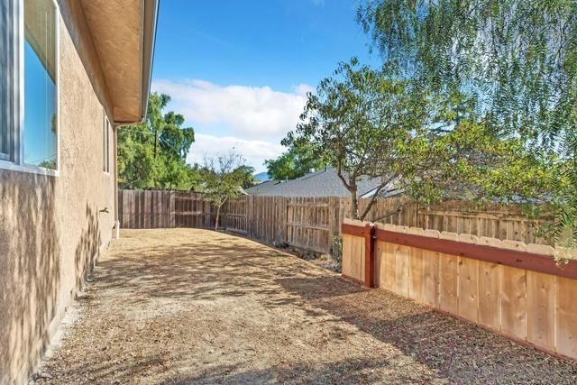 130 Scenic Dr, El Cajon CA: https://media.crmls.org/mediaz/7ce00d1c-7cf6-4cbf-a9aa-edc9622481a5.jpg