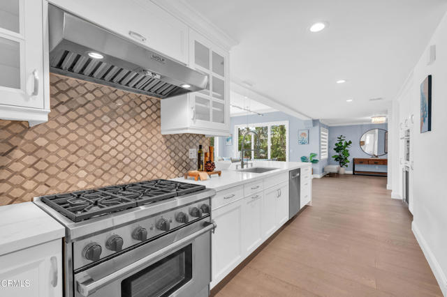 320 Starlane Drive, La Canada Flintridge CA: https://media.crmls.org/mediaz/7ce021ba-3ac6-441f-bb4c-01cfc94951c6.jpg