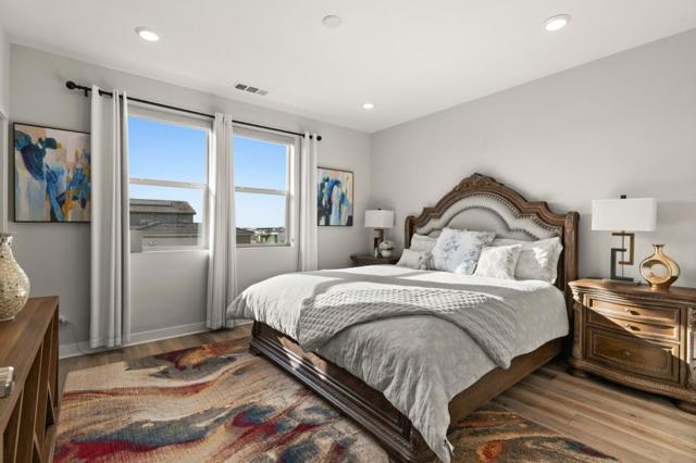 202 Keeper, Irvine CA: https://media.crmls.org/mediaz/7ce06456-cd11-42f6-8b1f-f75663d62977.jpg