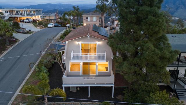 9811 Eucalyptus St, Spring Valley CA: https://media.crmls.org/mediaz/7ce0847b-8dba-437e-927a-75783a543f33.jpg