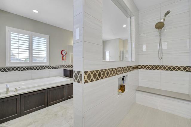 1246 S Wilshire Avenue, Mountain House CA: https://media.crmls.org/mediaz/7ce09e92-a2bc-4c60-b106-727032a5ff88.jpg