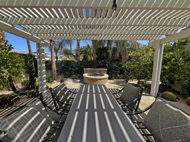 5 Lyon Road, Rancho Mirage CA: https://media.crmls.org/mediaz/7ce0ad54-a29c-49f5-8ae8-b2e8c78407b9.jpg