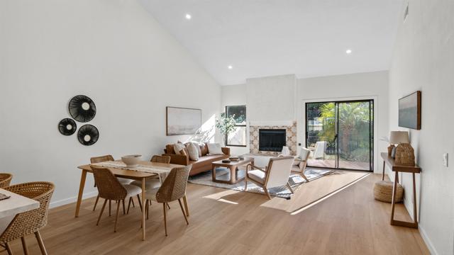 Detail Gallery Image 3 of 29 For 15662 via Calanova, San Diego,  CA 92128 - 3 Beds | 2/1 Baths