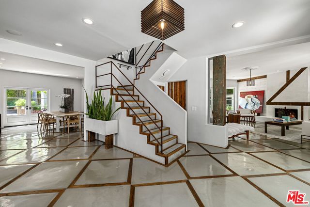 8249 Marmont Lane, Los Angeles CA: https://media.crmls.org/mediaz/7ce18906-f0f5-4837-8d29-89b66e7ef7ed.jpg