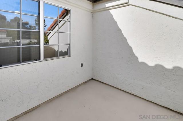 742 Eastshore Ter, Chula Vista CA: https://media.crmls.org/mediaz/7ce20928-0bca-478a-9650-f7c9b9cd7dad.jpg