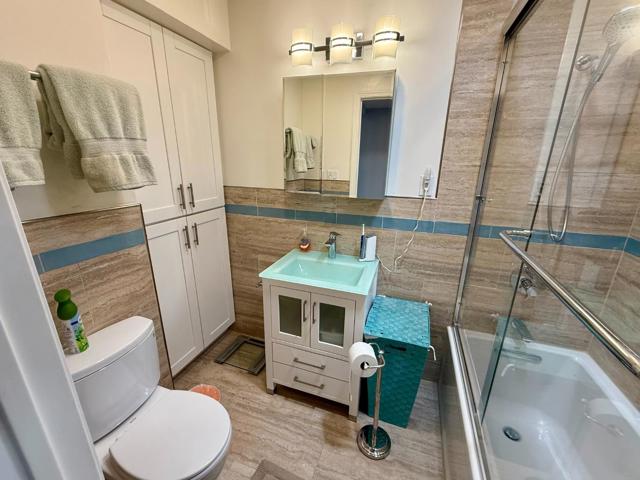 1576 Marina Court, San Mateo CA: https://media.crmls.org/mediaz/7ce289be-2344-45fc-9ac1-4a4fd2347a6d.jpg