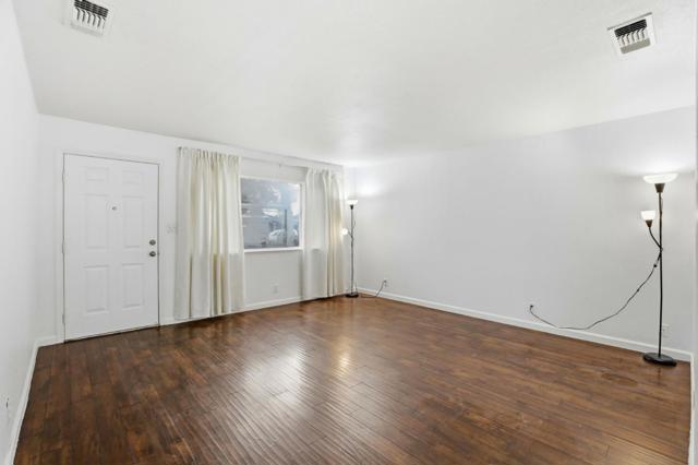 1336 Stephanie Avenue, Sacramento CA: https://media.crmls.org/mediaz/7ce4d158-7e1d-49fe-be18-6487e0b6a41c.jpg