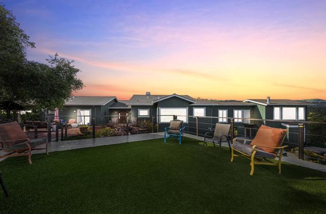 383 Corral De Tierra Road, Salinas CA: https://media.crmls.org/mediaz/7ce54689-a03c-430b-a7b9-3b52cd86b000.jpg