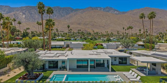 2290 S Yosemite Drive, Palm Springs CA: https://media.crmls.org/mediaz/7ce55645-66fc-4f84-8417-e45c9bb04bd6.jpg