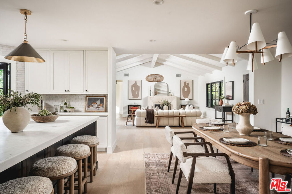 1383 School House Road