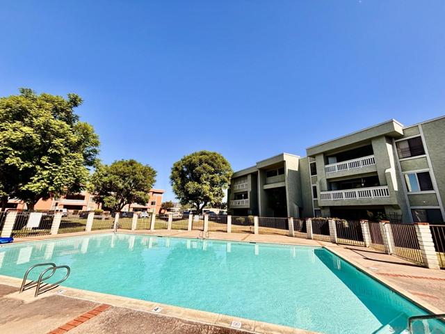 1040 E Washington Ave, Escondido CA: https://media.crmls.org/mediaz/7ce5bd87-8443-45f5-846d-f91143eff320.jpg