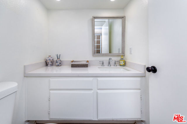 1017 Via Colinas, Thousand Oaks CA: https://media.crmls.org/mediaz/7ce5c5d7-4e9d-4316-979e-c658d67b3fe8.jpg