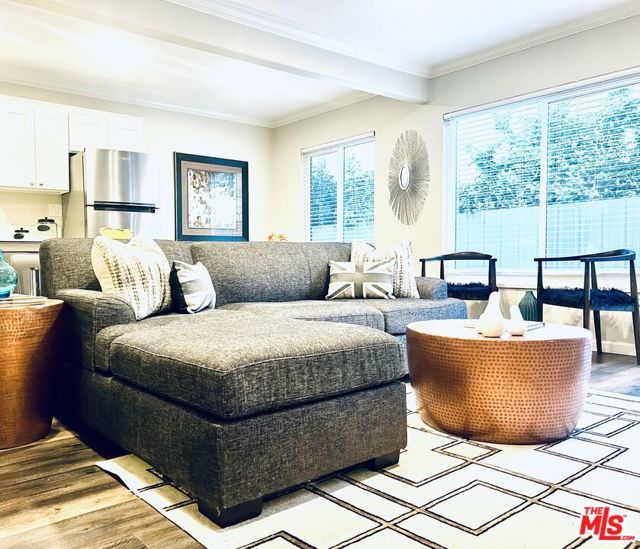 1618 N Kenmore Avenue, Los Angeles CA: https://media.crmls.org/mediaz/7ce65e49-5160-4309-8a43-fec6459b020f.jpg