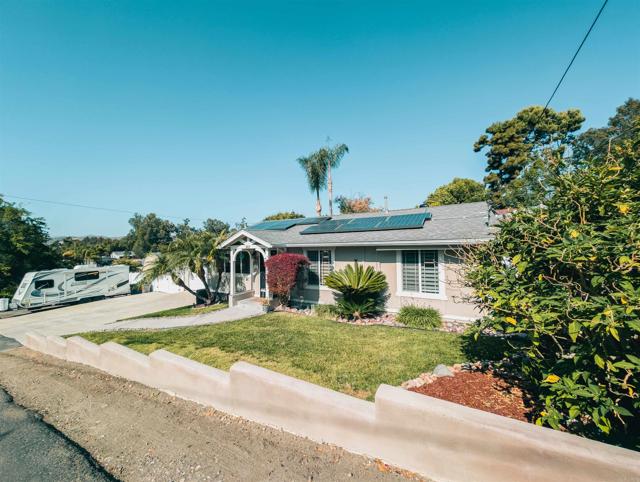 8635 La Butte Lane, Santee CA: https://media.crmls.org/mediaz/7ce66b48-1b46-48aa-8609-6c4a6c8d6220.jpg