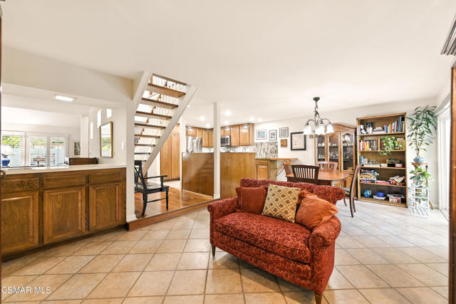 22421 Jeffrey Mark Court, Chatsworth CA: https://media.crmls.org/mediaz/7ce67104-e410-4f8d-aed9-675fbd5d5659.jpg