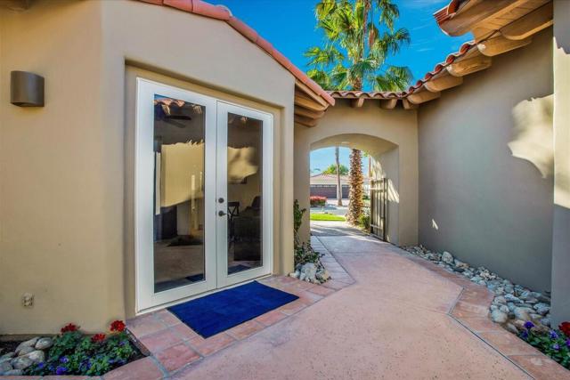 247 Loch Lomond Road, Rancho Mirage CA: https://media.crmls.org/mediaz/7ce6bd25-628b-4f10-a355-a265bc8946d5.jpg