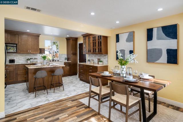 2941 Crawford St, Concord CA: https://media.crmls.org/mediaz/7ce74cf1-e762-469a-b964-5b6a3cf08a40.jpg