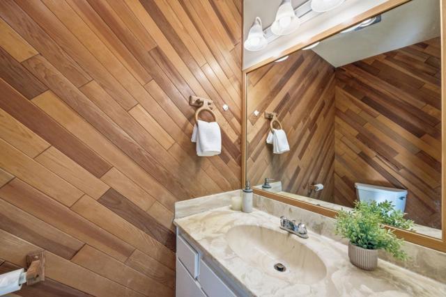 55 Saint James Court, Daly City CA: https://media.crmls.org/mediaz/7ce76a96-bd58-42e9-85c5-23321fb594d3.jpg