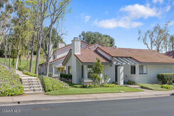 950 Quarterhorse Lane