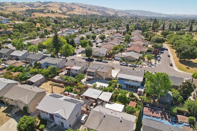3349 Aramis Drive, San Jose CA: https://media.crmls.org/mediaz/7ce7fb3a-53eb-438f-9745-2c2c36d12aab.jpg