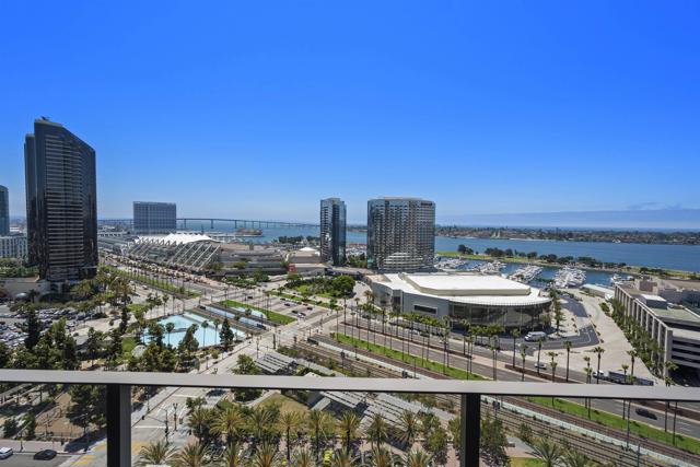 550 Front Street, San Diego CA: https://media.crmls.org/mediaz/7ce9908d-d407-4477-a520-b4c7d31143e5.jpg