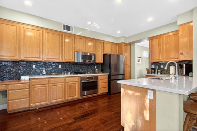 Detail Gallery Image 19 of 62 For 5531 Foxtail Loop, Carlsbad,  CA 92010 - 3 Beds | 2/1 Baths