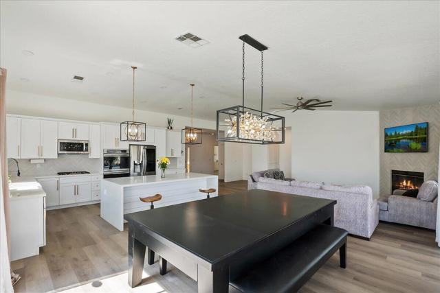 82210 Vandenberg Drive, Indio CA: https://media.crmls.org/mediaz/7cea1363-d36f-492c-9810-9c3c01b73588.jpg