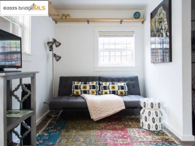 6432 Sunnymere, Oakland CA: https://media.crmls.org/mediaz/7ceaa577-48c0-453f-97a1-6f44e8a188d6.jpg