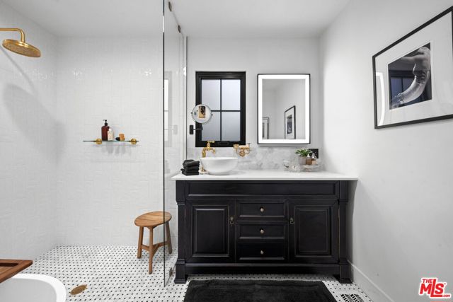 8961 Dicks Street, West Hollywood CA: https://media.crmls.org/mediaz/7ceb8508-f6ed-471e-9eca-8dfa0ec7bb07.jpg