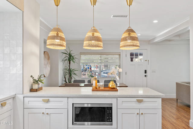 1015 Nolden Street, Highland Park CA: https://media.crmls.org/mediaz/7cec0241-88eb-4e4e-b05e-da981f9fb234.jpg