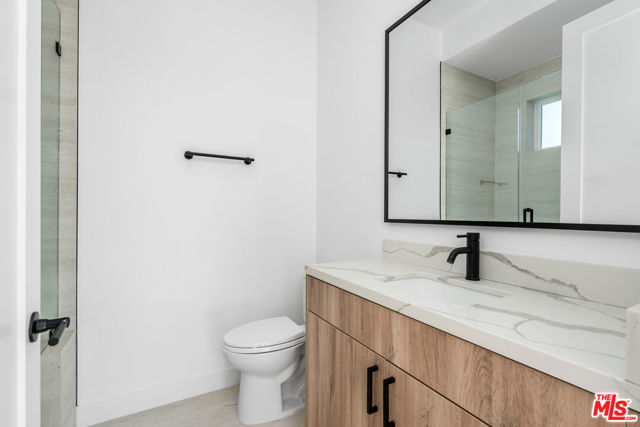 10819 Morrison Street, 3 photo 8