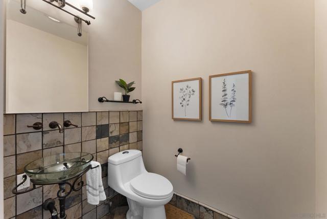 12443 Mirar De Valle, Valley Center CA: https://media.crmls.org/mediaz/7cec4d93-af60-4025-85e6-5f9b20edec4d.jpg