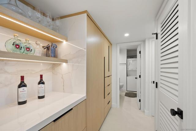 Image 13 of 29 For 1760 Avenida Del Mundo  901