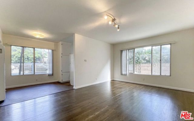 524 E Hazel Street, Inglewood CA: https://media.crmls.org/mediaz/7cec9f77-2d57-472f-beaa-009463424a24.jpg