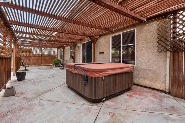 1906 Wilson Ct, Antioch CA: https://media.crmls.org/mediaz/7cece075-ed0d-4a45-ad81-c93a0ee63860.jpg
