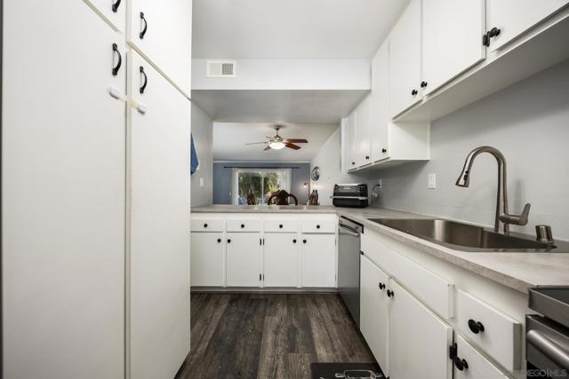 5700 Baltimore Dr, La Mesa CA: https://media.crmls.org/mediaz/7ced6465-b386-4e4b-858b-a76524ec48b0.jpg