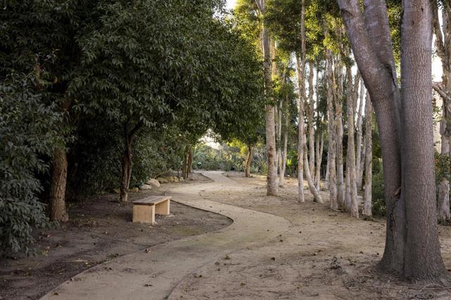 2665 Idle Hour Lane, La Jolla CA: https://media.crmls.org/mediaz/7cede63b-a397-430c-8a19-e6fca0d21379.jpg