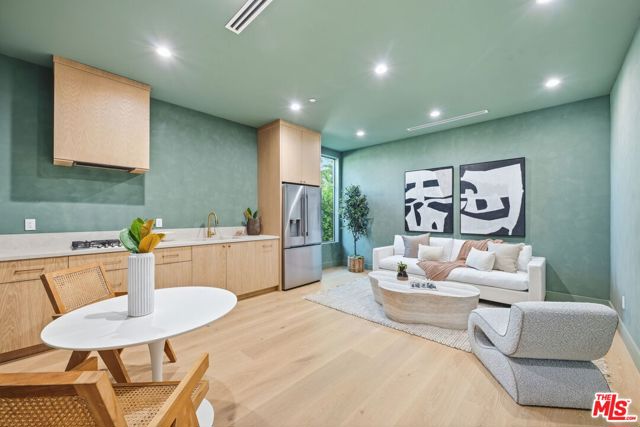 5 Bed Home for Sale in Encino, California
