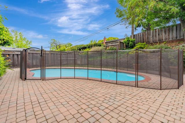 932 Pleasant Hill Road, Redwood City CA: https://media.crmls.org/mediaz/7cee2a09-da66-48b8-8255-095ba11c6d40.jpg