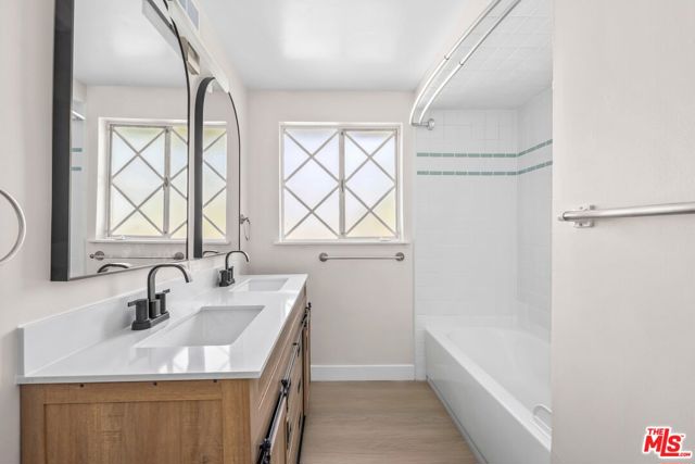23414 Dolorosa Street, Woodland Hills CA: https://media.crmls.org/mediaz/7cee9f88-2ac5-4775-8640-5f0be92113bc.jpg