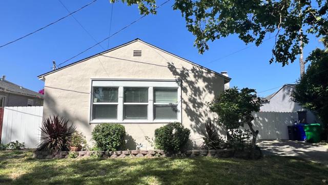 15958 Via Descanso, San Lorenzo CA: https://media.crmls.org/mediaz/7ceedb3f-b380-4f9e-89d6-a2c0bef99261.jpg