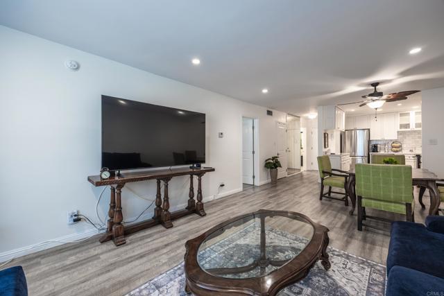 Detail Gallery Image 18 of 35 For 165 N Swall Dr #303,  Beverly Hills,  CA 90211 - 1 Beds | 1/1 Baths