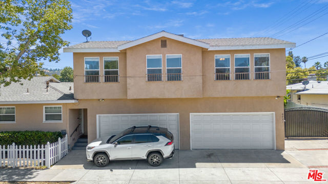 4823 Topanga Canyon Boulevard, Woodland Hills CA: https://media.crmls.org/mediaz/7cef6fd8-d75a-488c-b2f5-38b3b8246d0c.jpg