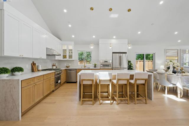 175 N Frances St, Sunnyvale CA: https://media.crmls.org/mediaz/7ceff806-662b-4d88-9eed-7787bc83d6c6.jpg