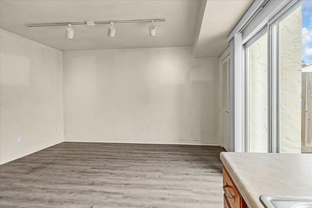 3137 Seacrest Avenue, Marina CA: https://media.crmls.org/mediaz/7cf0c3df-5983-400d-958e-1e9c0d176ebc.jpg
