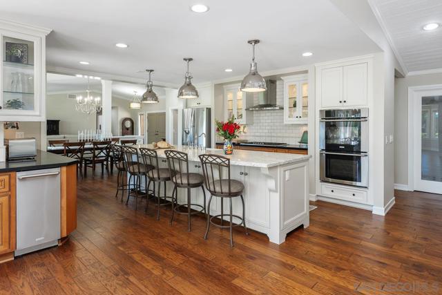 13627 Poway Springs Rd, Poway CA: https://media.crmls.org/mediaz/7cf0d0e6-4c2a-4f3e-9d6e-9f7b97245f30.jpg